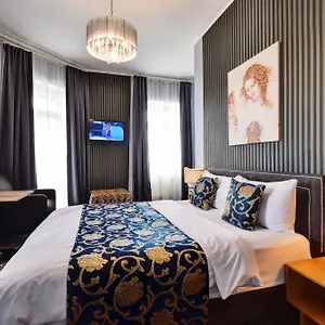 https://hotel-davinci.marianskelaznehotels.net